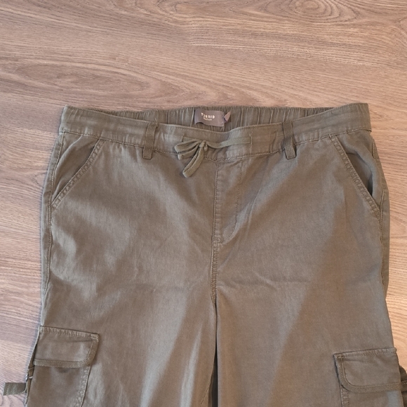 Torrid Olive Cargo Wide Leg Pants 122 - Picture 2 of 9